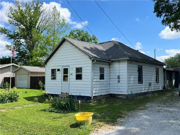 306 S Dieckmann St, Vandalia, IL 62471