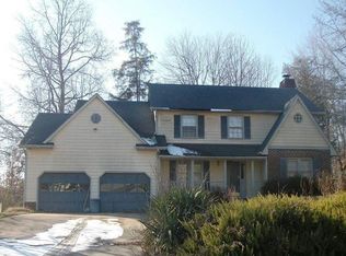 1903 White Lake Dr, Fredericksburg, VA 22407