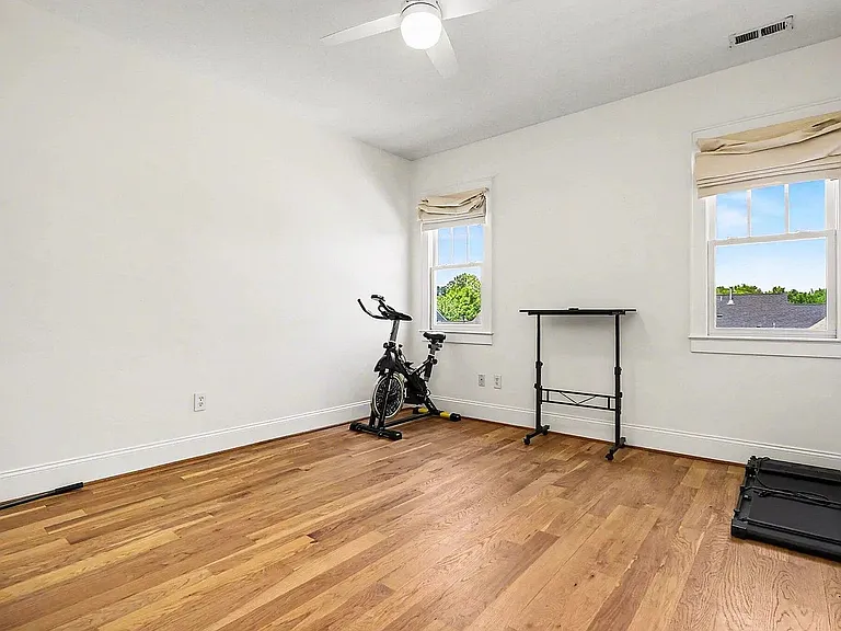 3426 Falls River Ave — Photo 13