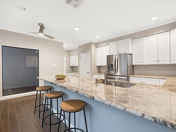 4th image of 6019 Winsome Ln APT 2