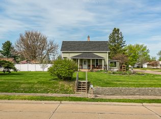 2136 N Zenith Ave, Davenport, IA 52804
