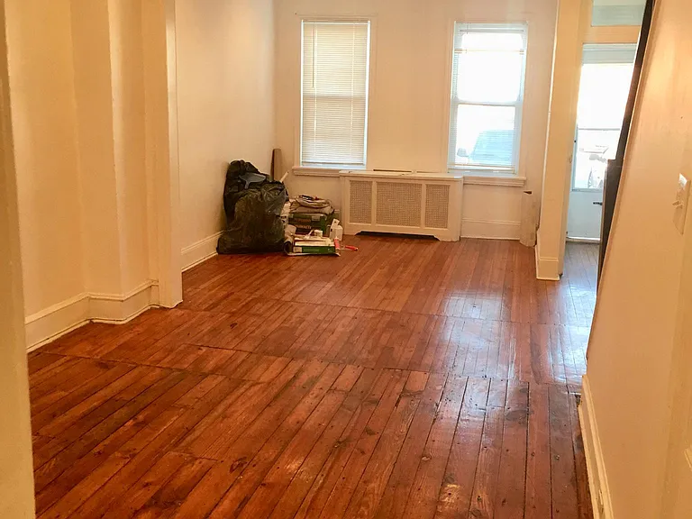 2602 E York St — Photo 11