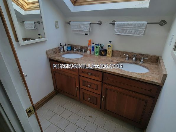 67 Hillside St APT 3