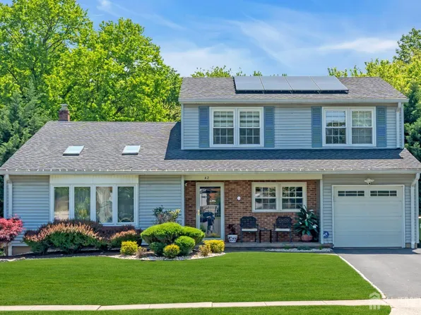 42 Ridge Rd, Edison, NJ 08817
