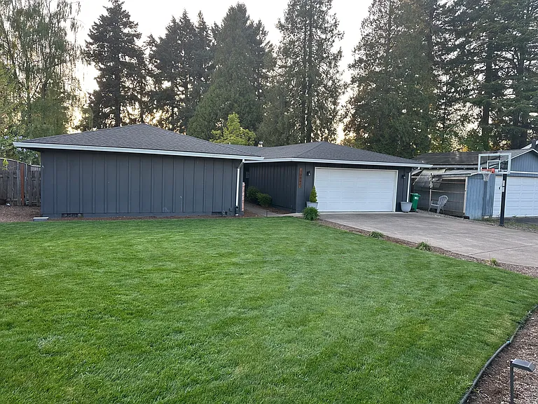 10869 SE 55th Ave — Photo 1