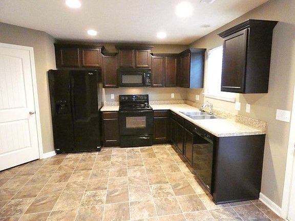 4th image of 2509 Judah St
