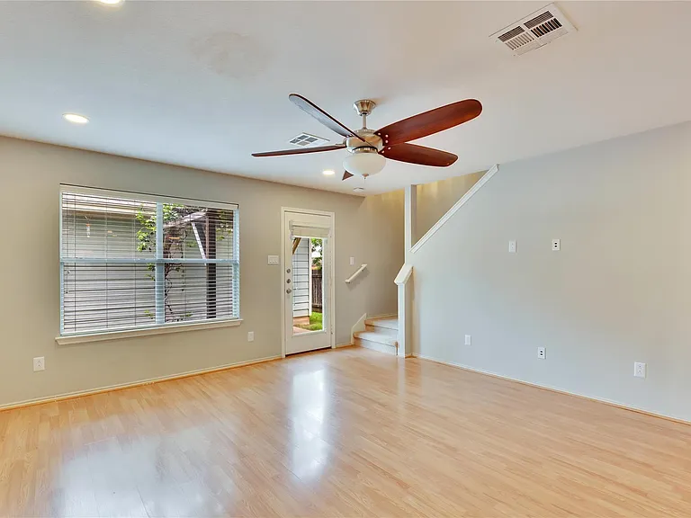 2212 Melissa Oaks Ln — Photo 13
