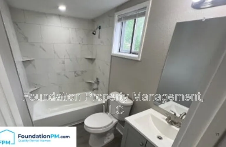 790 S Pkwy E — Photo 12