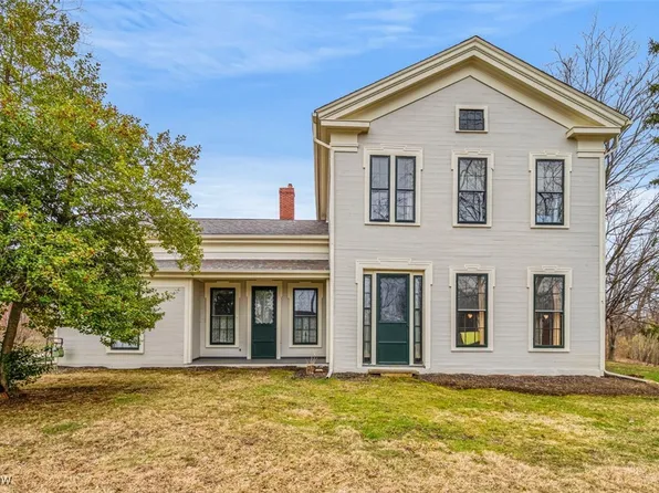 1739 Maple St, Austinburg, OH 44010