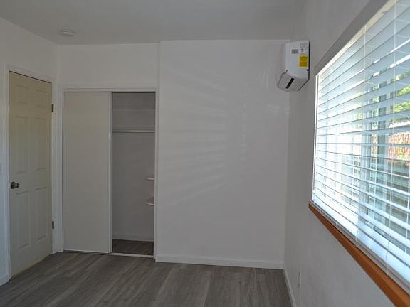 2nd image of 820B Yeoman Ct