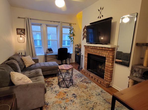677 W Wrightwood Ave APT 1N