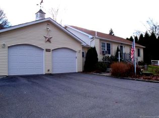 663 Shennecossett Rd, Groton, CT 06340