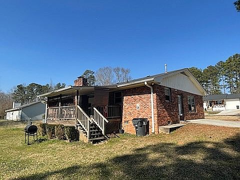 3rd image of 721 Bluebird Dr SE