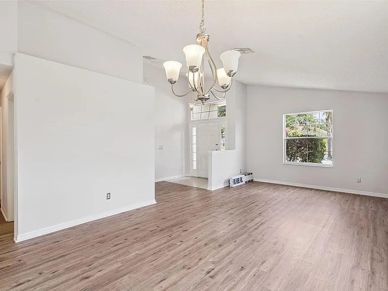 622 Delancey Dr — Photo 6