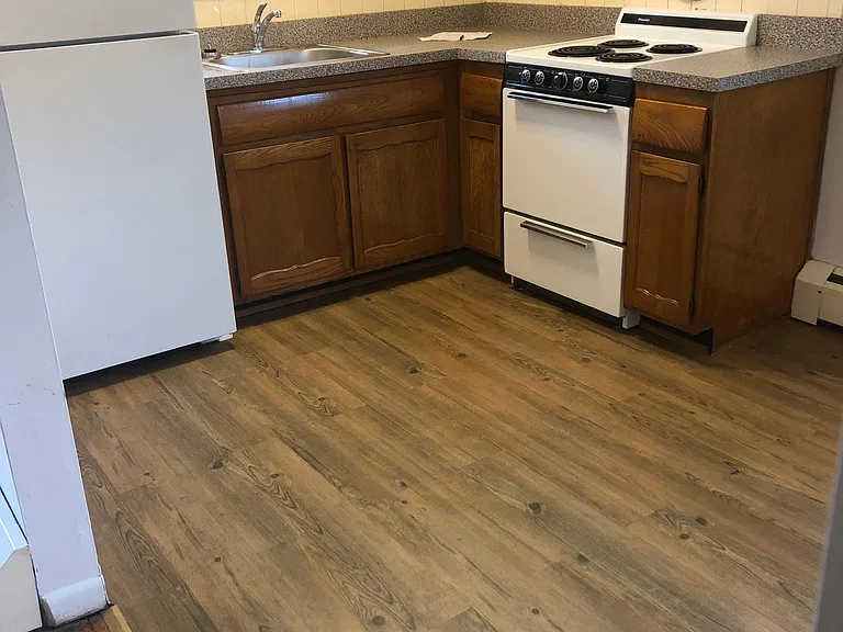 200 E Browning Rd — Photo 2