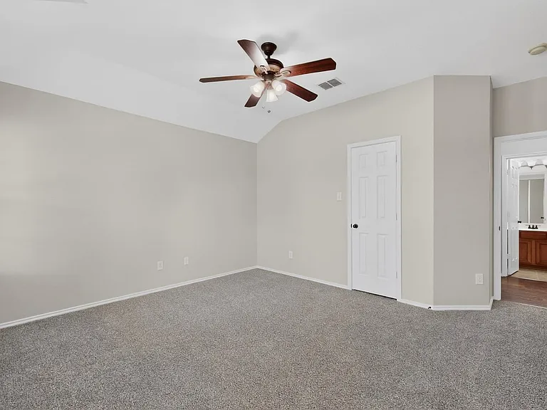 1037 Johnson City Ave — Photo 18