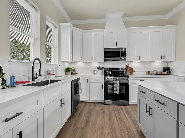 2304 Canfield St — Photo 14