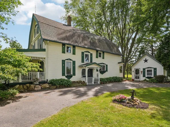 1575 Covered Bridge ROAD, Cedarburg, WI 53012