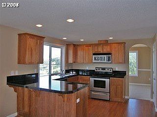 4th image of 430 Hillsdale Dr
