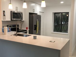 9370 NW 49th Pl, Sunrise, FL 33351