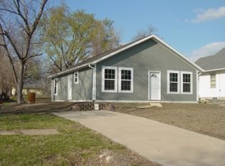 409 E Prospect St, Cameron, MO 64429