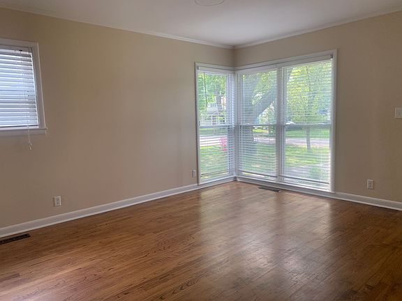 2nd image of 2611 Gardiner Ln