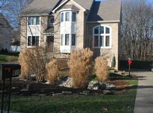 810 Wellington Dr, Seven Fields, PA 16046