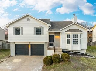310 W Calico Dr, Raymore, MO 64083
