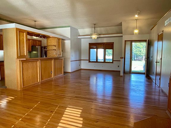 Open plan with dining area