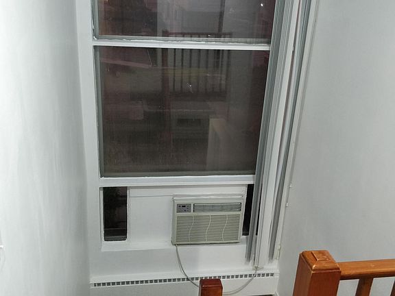 5th image of 2709 W Balmoral Ave