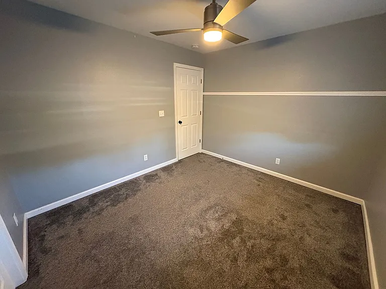 534 W Russell Ave — Photo 10