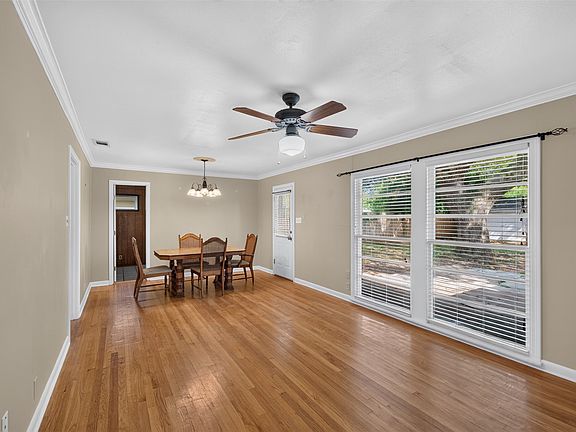 5th image of 160 Carroll St