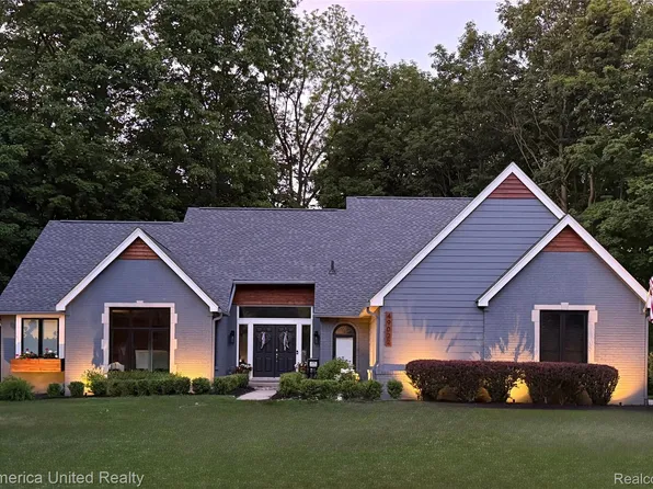 49022 Plum Tree Ct, Plymouth, MI 48170