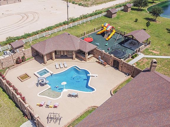 4th image of 14750 Kobyn Ln