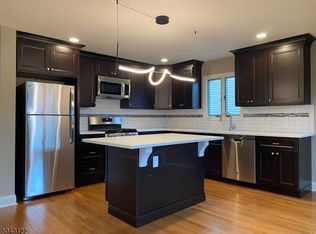 8 Gates Ave, Summit, NJ 07901