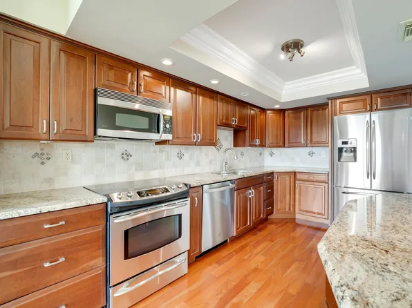 5344 Woodland Lakes Drive #323, Palm Beach Gardens, FL 33418