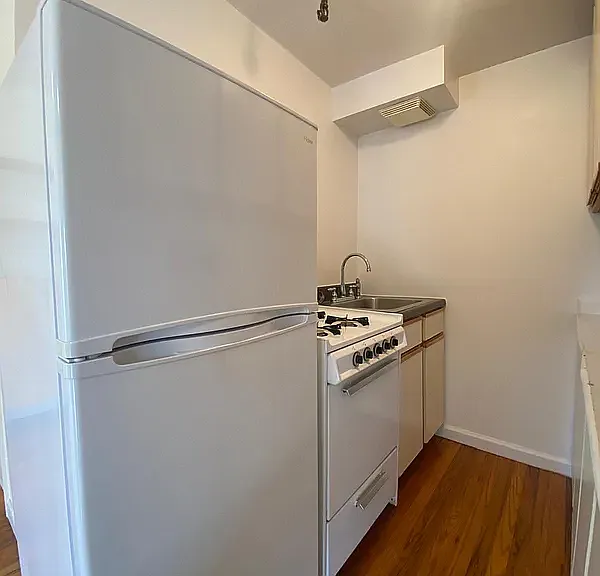 1125 Dean St #4F — Photo 3