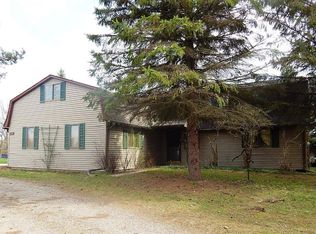 7589 Bucks Dr, Grand Blanc, MI 48439