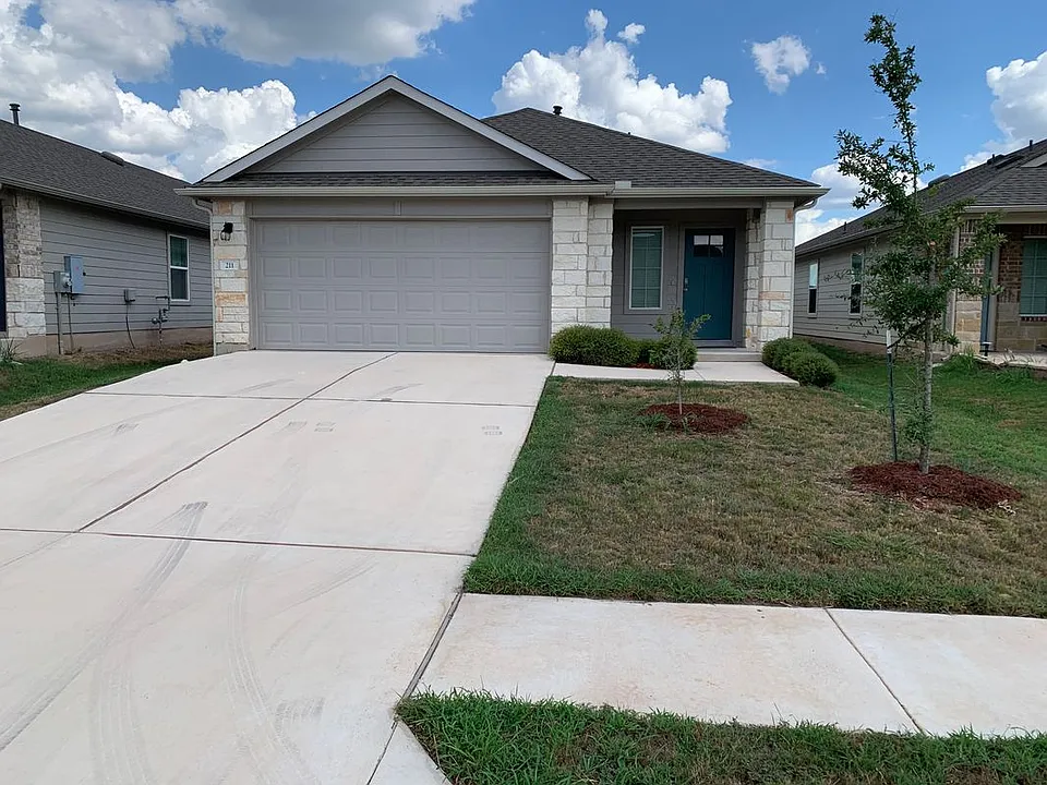 211 Hamilton Pool Ln