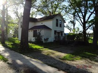 6498 3rd St, Holton, MI 49425