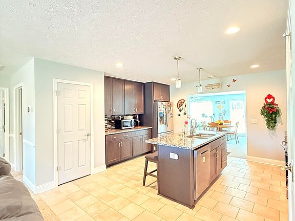 3rd image of 137 Manley Road