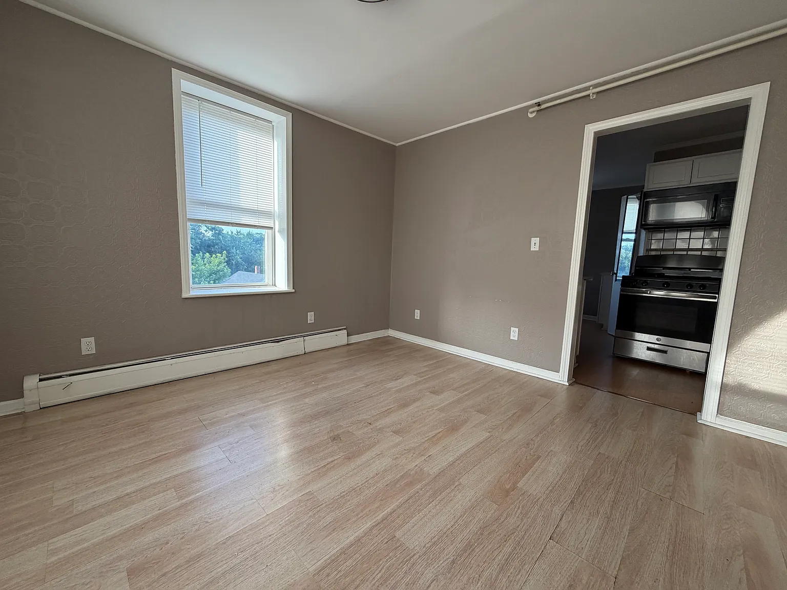 4 John St — Photo 2