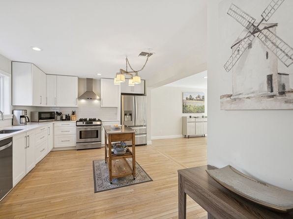 2300 Main St #9, Bridgehampton, NY 11932