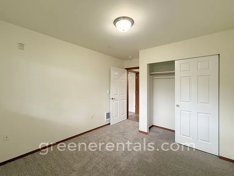 Oly-Evergreen Landing Apartments — Photo 32