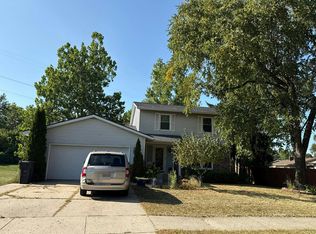 5949 Valley Lane Dr SE, Kentwood, MI 49508