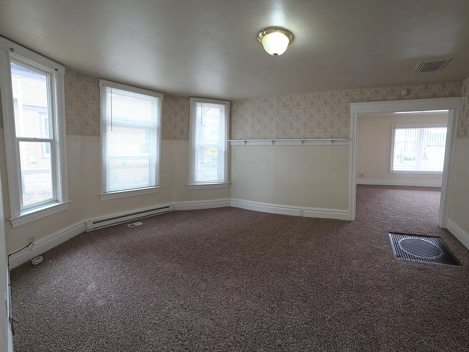 4 bed, 1216 sqft, $1,795 — Photo 2