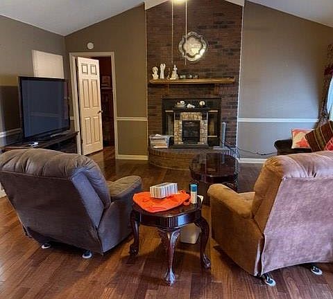 2nd image of 122 Hemlock Rd