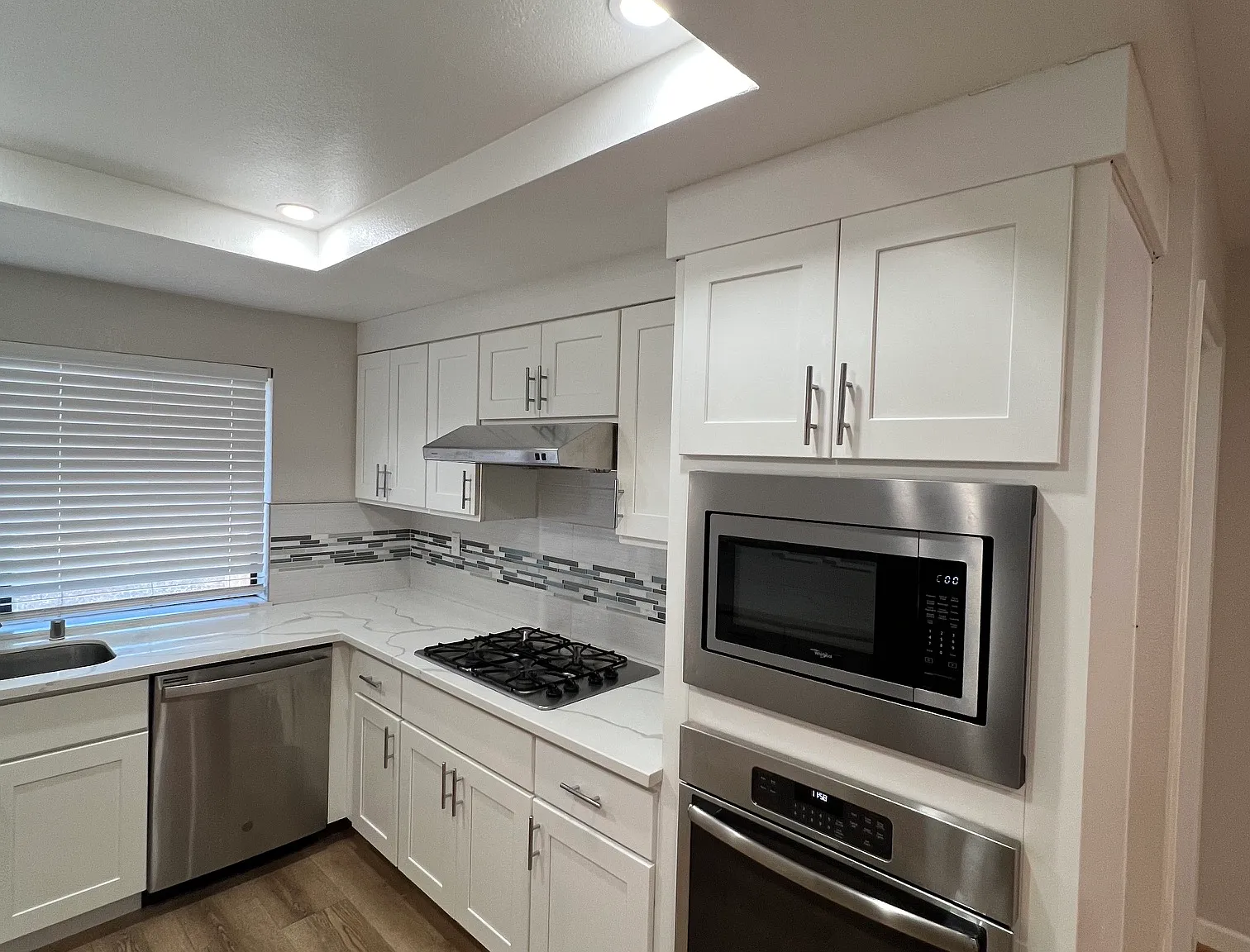 3 bed, 2.5 bath, 1761 sqft, $5,200 — Photo 4