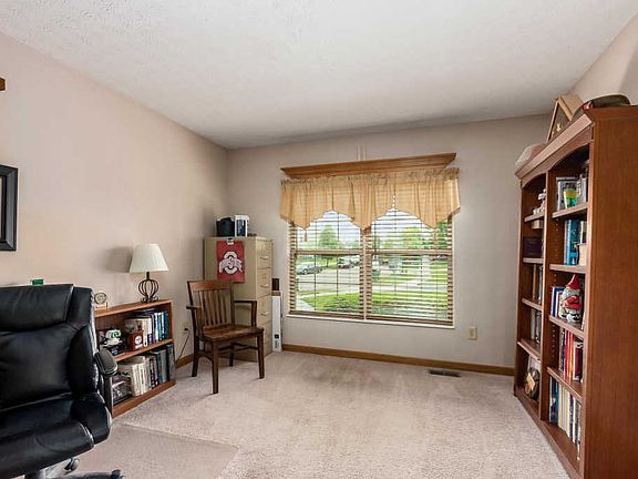 5th image of 573 Apple Dr