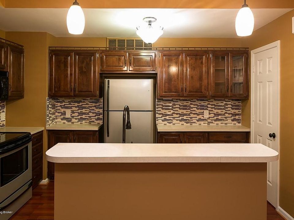 RealTourCast _ S Owens _ Rosewood (10 of